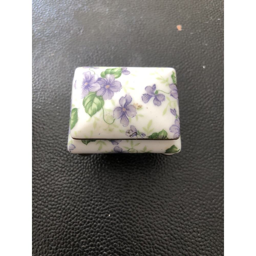 Vtg Porcelain Floral Gold Embellishments Trinket Box Made Japan With Lid Number